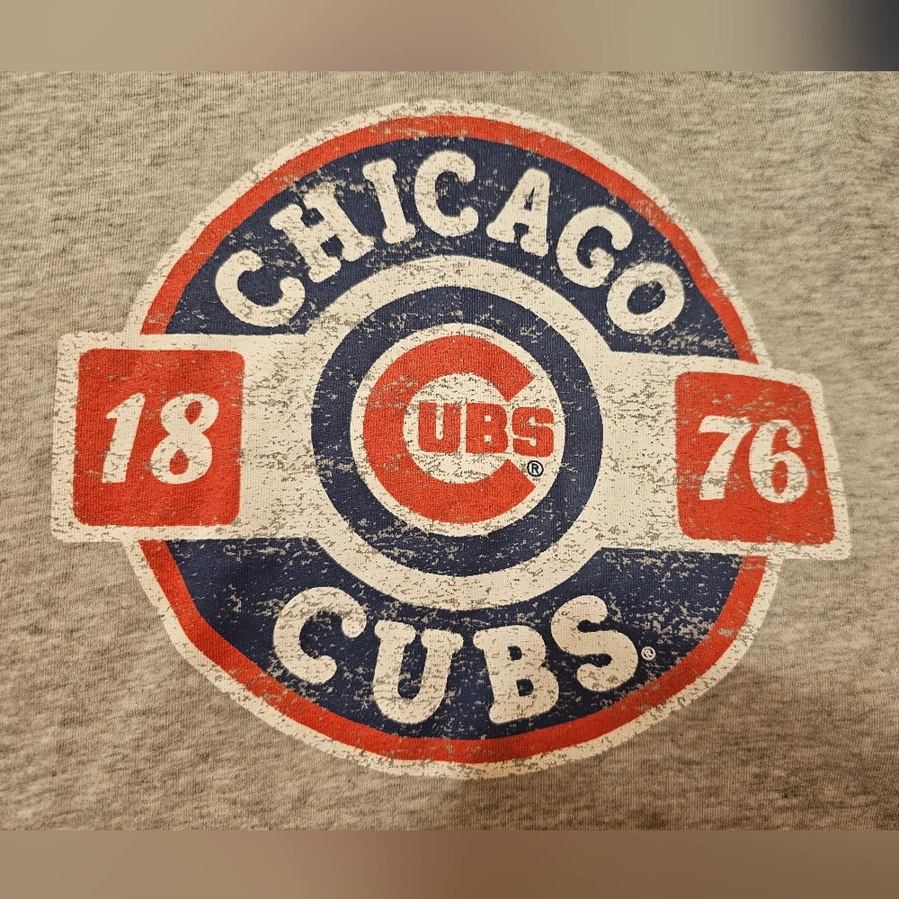 NWT Chicago Cubs lightweight hoodie. Size:XS. - Picture 3 of 9